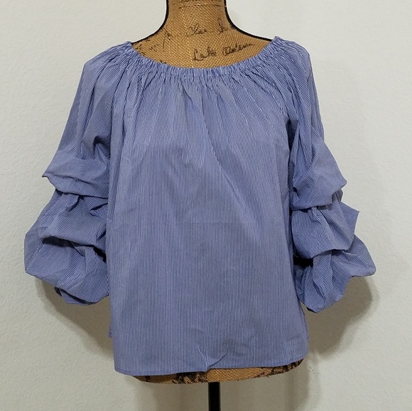 Boutique Tops - Blue and white 3 tier puffy sleeve top tunic stretchy neckline S/M boho 70s vibe